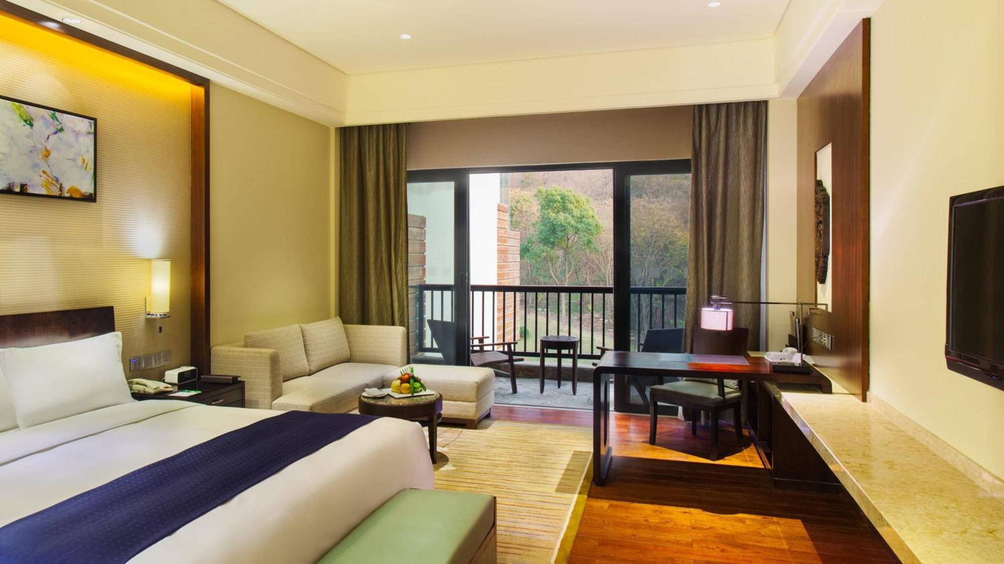 Holiday Inn Resort Chaohu Hot Spring By Ihg Hefei Exterior photo