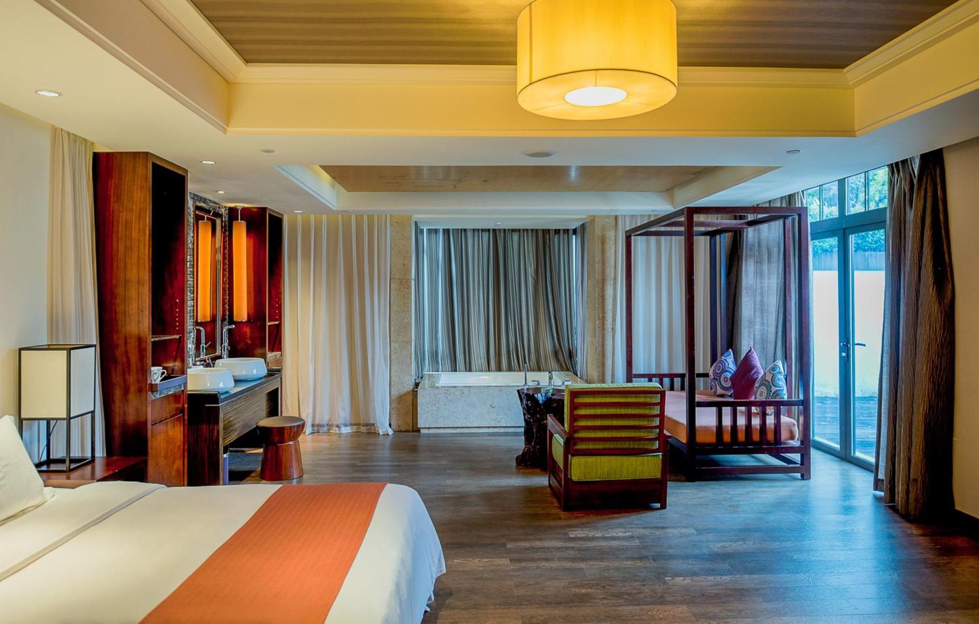 Holiday Inn Resort Chaohu Hot Spring By Ihg Hefei Exterior photo